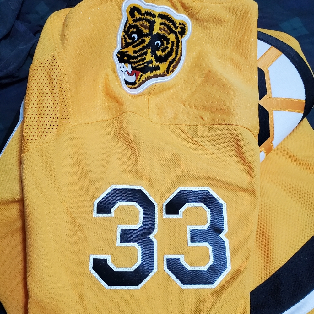 S O L D.....Adidas Boston Bruins Reverse Retro authentic jersey - Picture 8 of 16